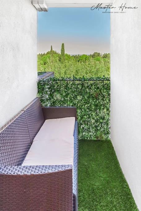 Gout De Luxe A Narbonne T3 Climatise, Spa, Parking Exteriör bild